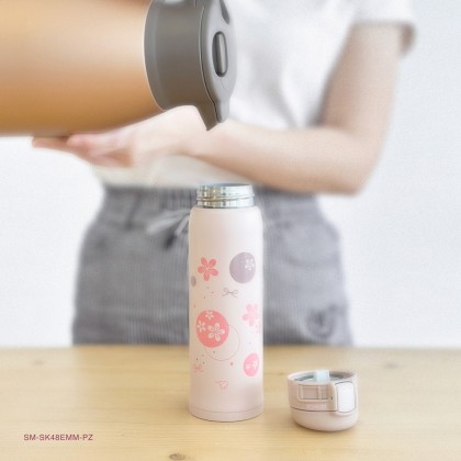 ZOJIRUSHI 0.48L/0.5L S/S ONE TOUCH FLIP-OPEN MUG & BOTTLE WITH CUP - SM-SK-48EMM/SV-GR-50 ZOJIRUSHI 0.48L/0.5L S/S ONE TOUCH FLIP-OPEN MUG & BOTTLE WITH CUP - SM-SK-48EMM/SV-GR-50